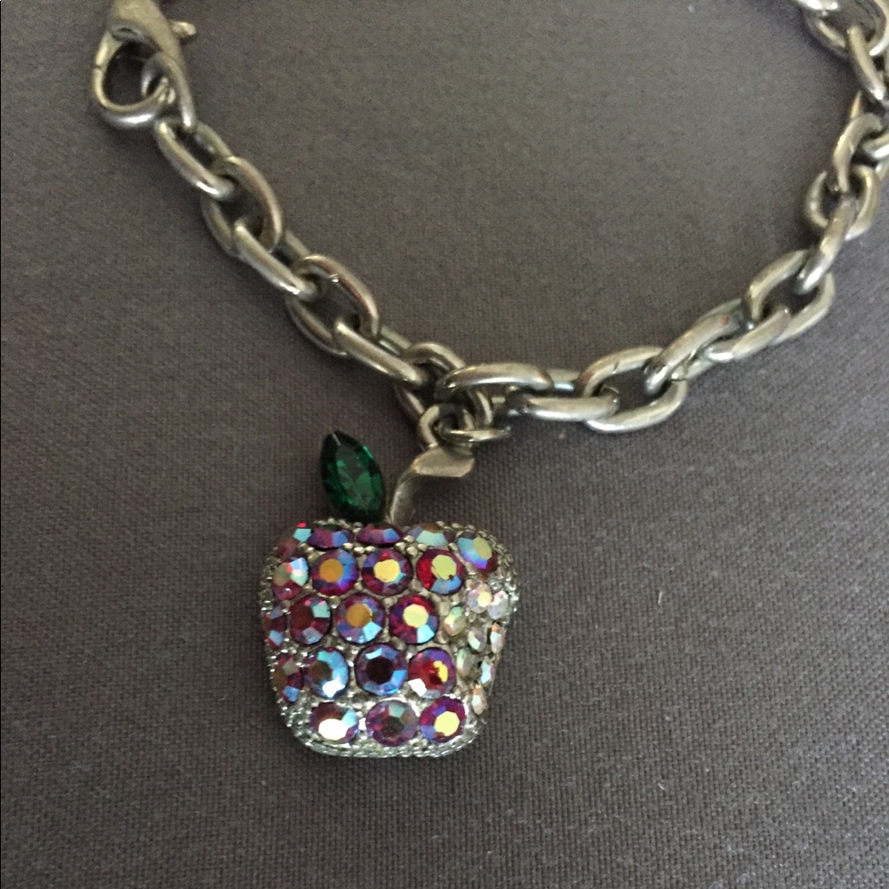 Apple bracelet 🍎